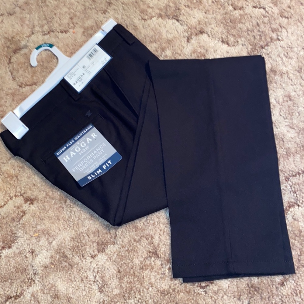 Haggar Men’s slim fit black dress slacks🌟
